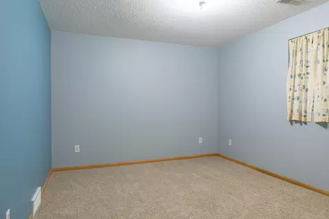 1104 27th St N, Mandan, ND 58554 photo 36