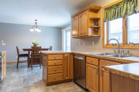 1104 27th St N, Mandan, ND 58554 photo 12