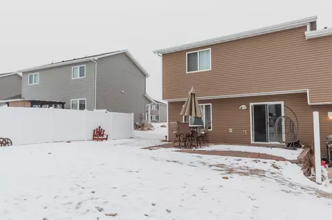 4917 Windsor St, Bismarck, ND 58503 photo 3