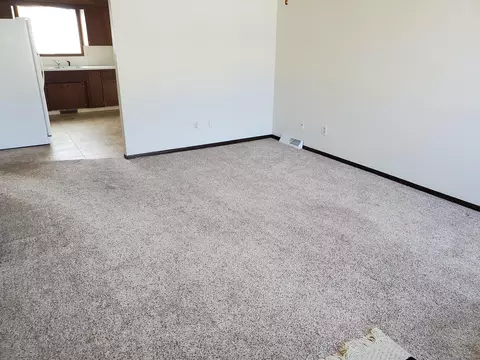 313 Interstate Ave E, Bismarck, ND 58503 photo 2
