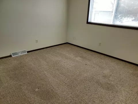 313 Interstate Ave E, Bismarck, ND 58503 photo 4