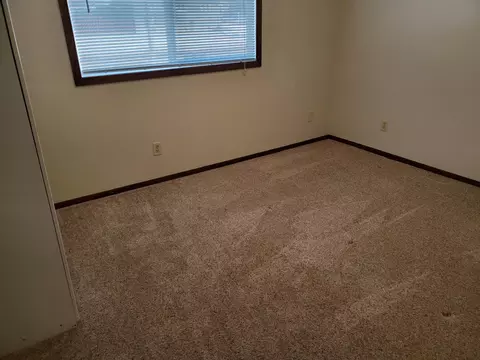 313 Interstate Ave E, Bismarck, ND 58503 photo 9