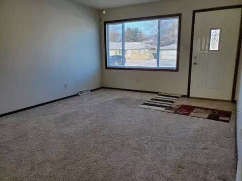 313 Interstate Ave E, Bismarck, ND 58503 photo 3