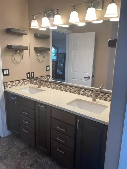 3745 Foxhaven Loop, Bismarck, ND 58503 photo 11