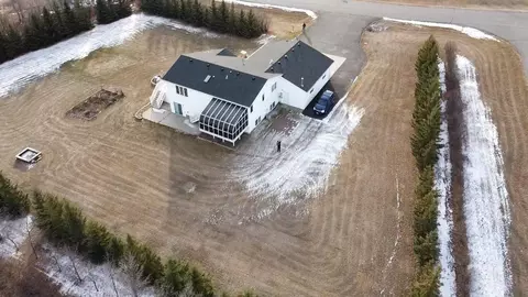3745 Foxhaven Loop, Bismarck, ND 58503 photo 2