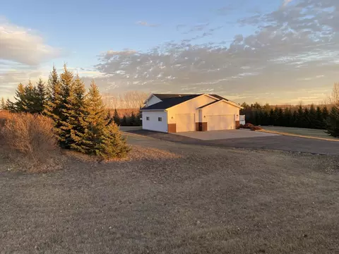 3745 Foxhaven Loop, Bismarck, ND 58503 photo 1