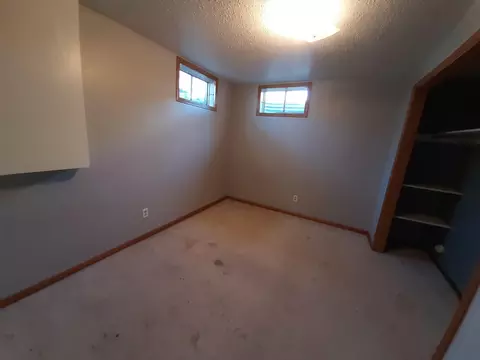 1702 Omaha Dr, Bismarck, ND 58504 photo 32