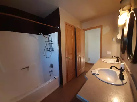 1702 Omaha Dr, Bismarck, ND 58504 photo 17