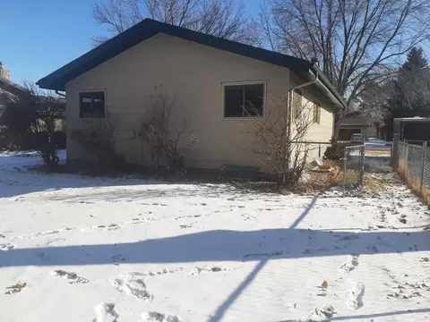 1702 Omaha Dr, Bismarck, ND 58504 photo 3
