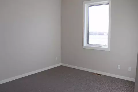 5307 Hendrickson Dr, Bismarck, ND 58501 photo 28