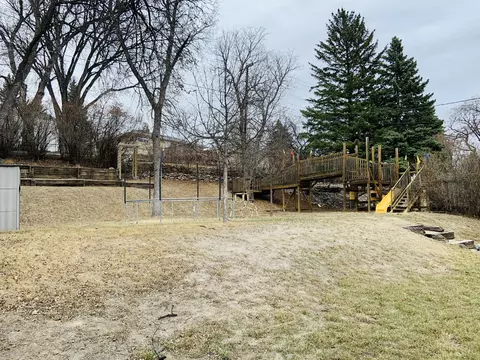 607 Crescent Ln, Bismarck, ND 58501 photo 9