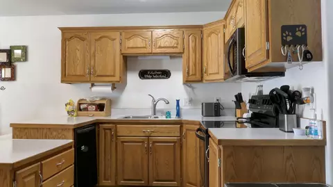407 19th St, Bismarck, ND 58501 photo 5