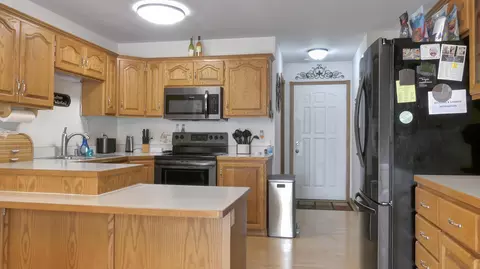 407 19th St, Bismarck, ND 58501 photo 4