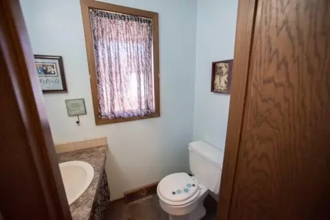 1700 Divide Ave E, Bismarck, ND 58501 photo 12