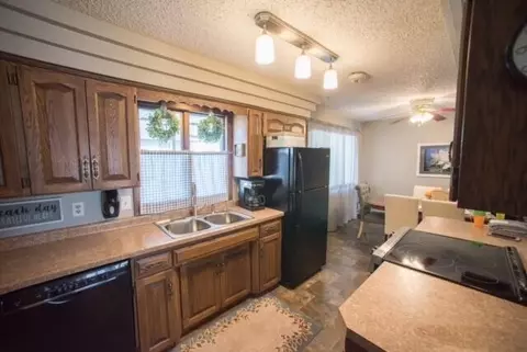 1700 Divide Ave E, Bismarck, ND 58501 photo 3