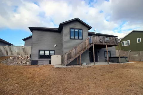 2823 Calgary Ave, Bismarck, ND 58503 photo 2