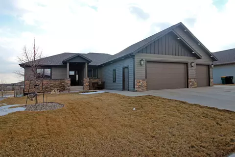 2823 Calgary Ave, Bismarck, ND 58503 photo 1