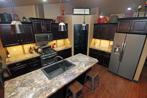 2823 Calgary Ave, Bismarck, ND 58503 photo 3