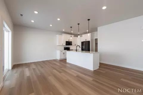5604 Iron Dr, Bismarck, ND 58503 photo 5