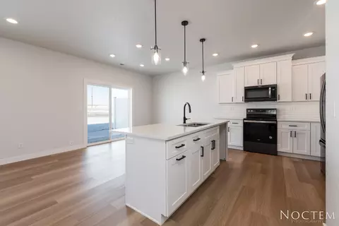 5604 Iron Dr, Bismarck, ND 58503 photo 7