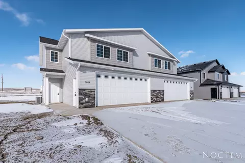5604 Iron Dr, Bismarck, ND 58503 photo 1
