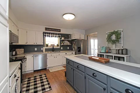 2210 Jackson Ave, Bismarck, ND 58501 photo 2