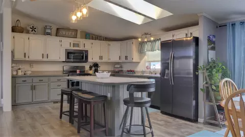 1838 N Valley Loop, Bismarck, ND 58503 photo 2