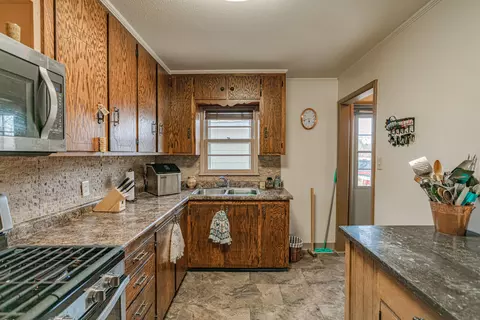 1323 3rd St, Bismarck, ND 58501 photo 13