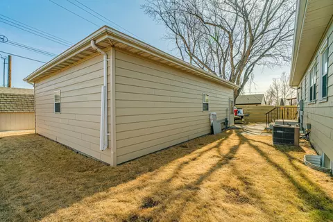 1323 3rd St, Bismarck, ND 58501 photo 40