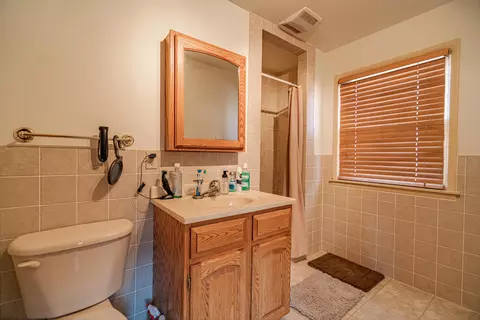 1323 3rd St, Bismarck, ND 58501 photo 25