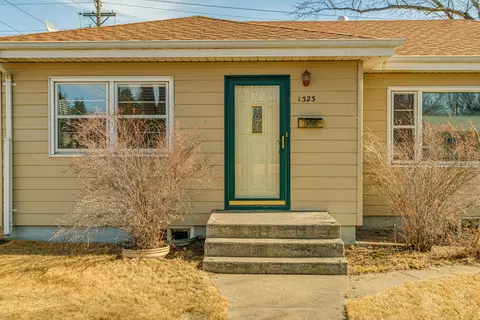 1323 3rd St, Bismarck, ND 58501 photo 4