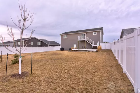 4820 Windsor St, Bismarck, ND 58503 photo 20
