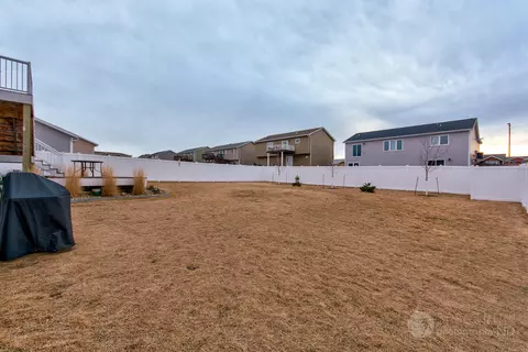 4820 Windsor St, Bismarck, ND 58503 photo 18