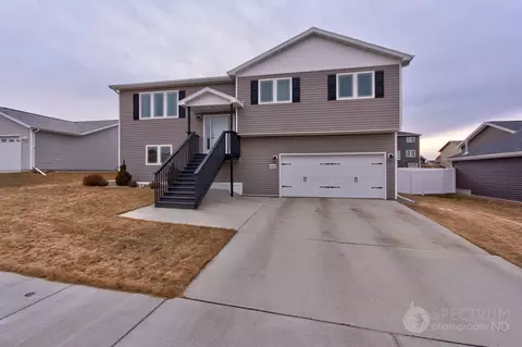 4820 Windsor St, Bismarck, ND 58503 photo 22