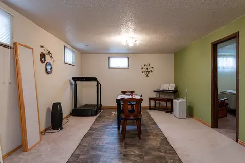 591 Meadowview Dr, Bismarck, ND 58504 photo 22