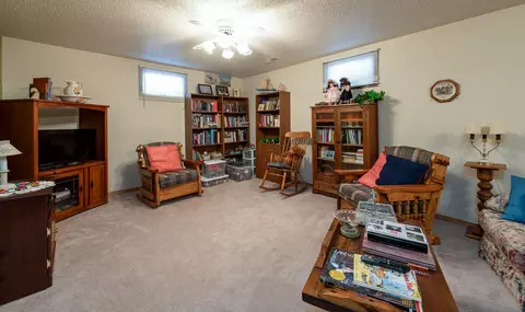 591 Meadowview Dr, Bismarck, ND 58504 photo 21