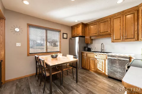 1704 15th St, Bismarck, ND 58501 photo 5