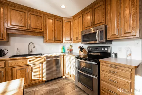 1704 15th St, Bismarck, ND 58501 photo 6