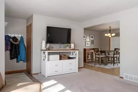 2000 Nagel Dr, Bismarck, ND 58501 photo 4