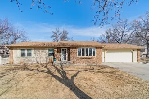 2000 Nagel Dr, Bismarck, ND 58501 photo 1