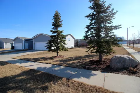 145 Lorrain Dr, Bismarck, ND 58503 photo 33
