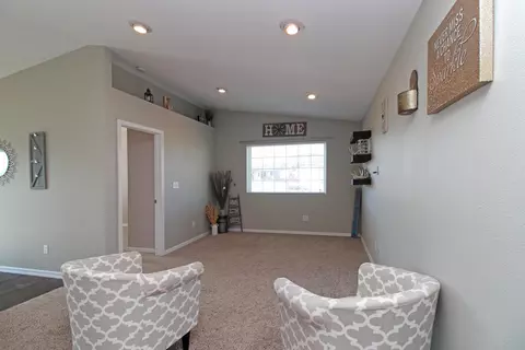 145 Lorrain Dr, Bismarck, ND 58503 photo 11