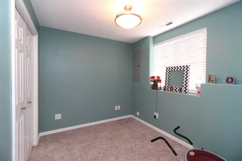 145 Lorrain Dr, Bismarck, ND 58503 photo 24