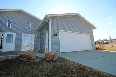 145 Lorrain Dr, Bismarck, ND 58503 photo 1
