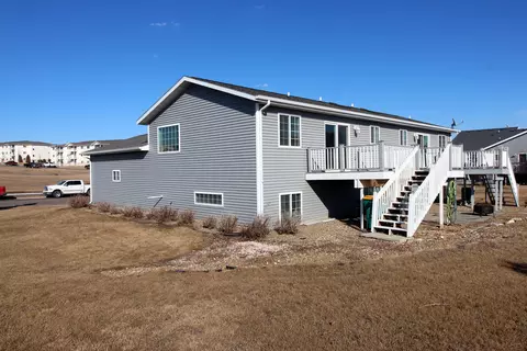 145 Lorrain Dr, Bismarck, ND 58503 photo 31