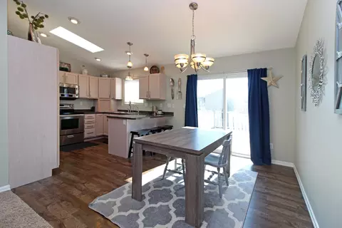 145 Lorrain Dr, Bismarck, ND 58503 photo 5