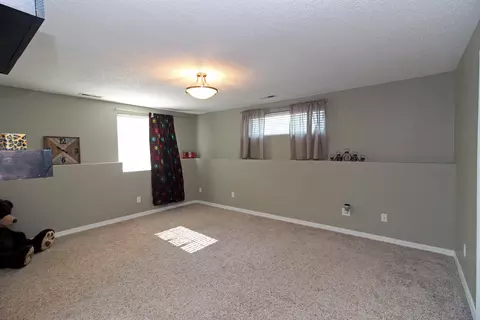145 Lorrain Dr, Bismarck, ND 58503 photo 21