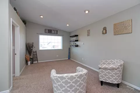 145 Lorrain Dr, Bismarck, ND 58503 photo 4