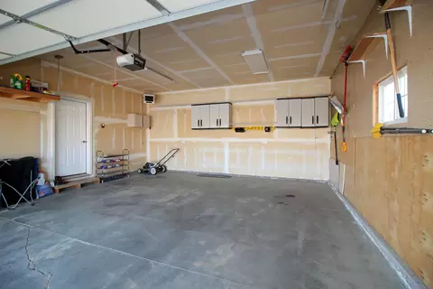 145 Lorrain Dr, Bismarck, ND 58503 photo 29
