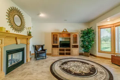 8459 Burr Oak Loop, Bismarck, ND 58501 photo 9